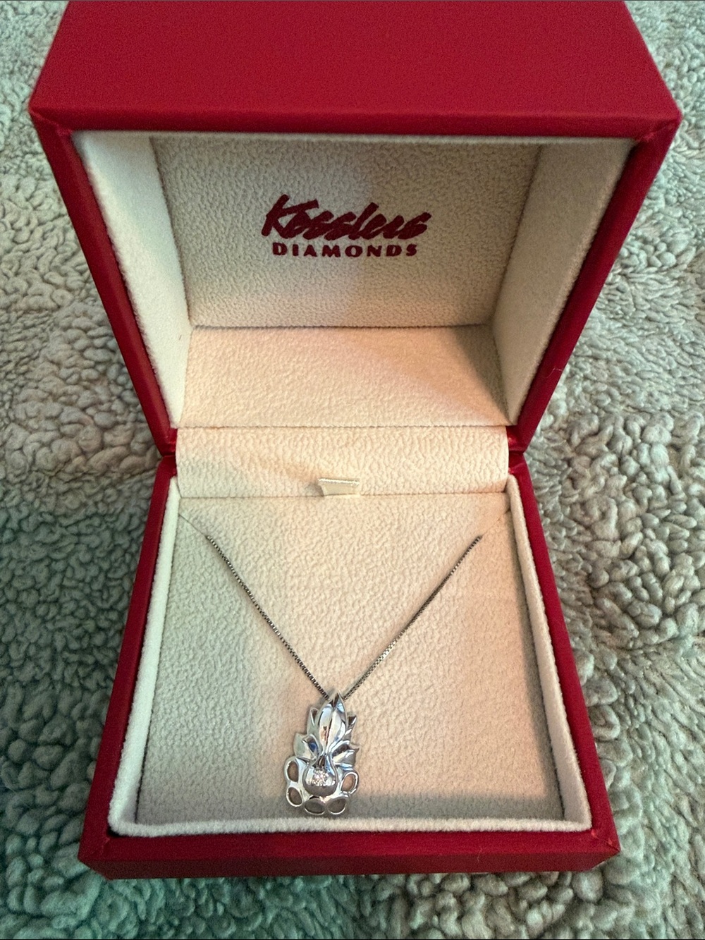 Kessler’s Silver Pendant Necklace